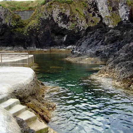 Dona Julia Гостевой дом Санта-Круш-даш-Флориш